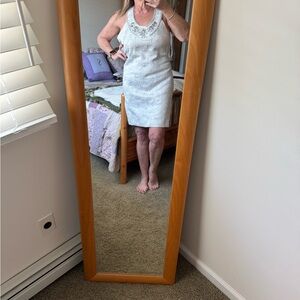 Elegant White Sleeveless Dress